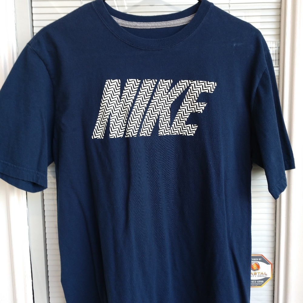 Mens Nike T-shirt